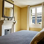 Paris Louvre Elegant Residence